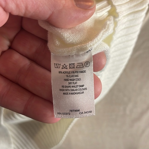 French Connection - mock neck sweater - women’s sz medium - Picture 4 of 4